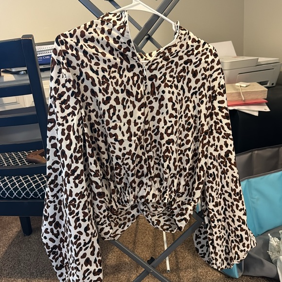 Cow print blouse - Picture 3 of 4